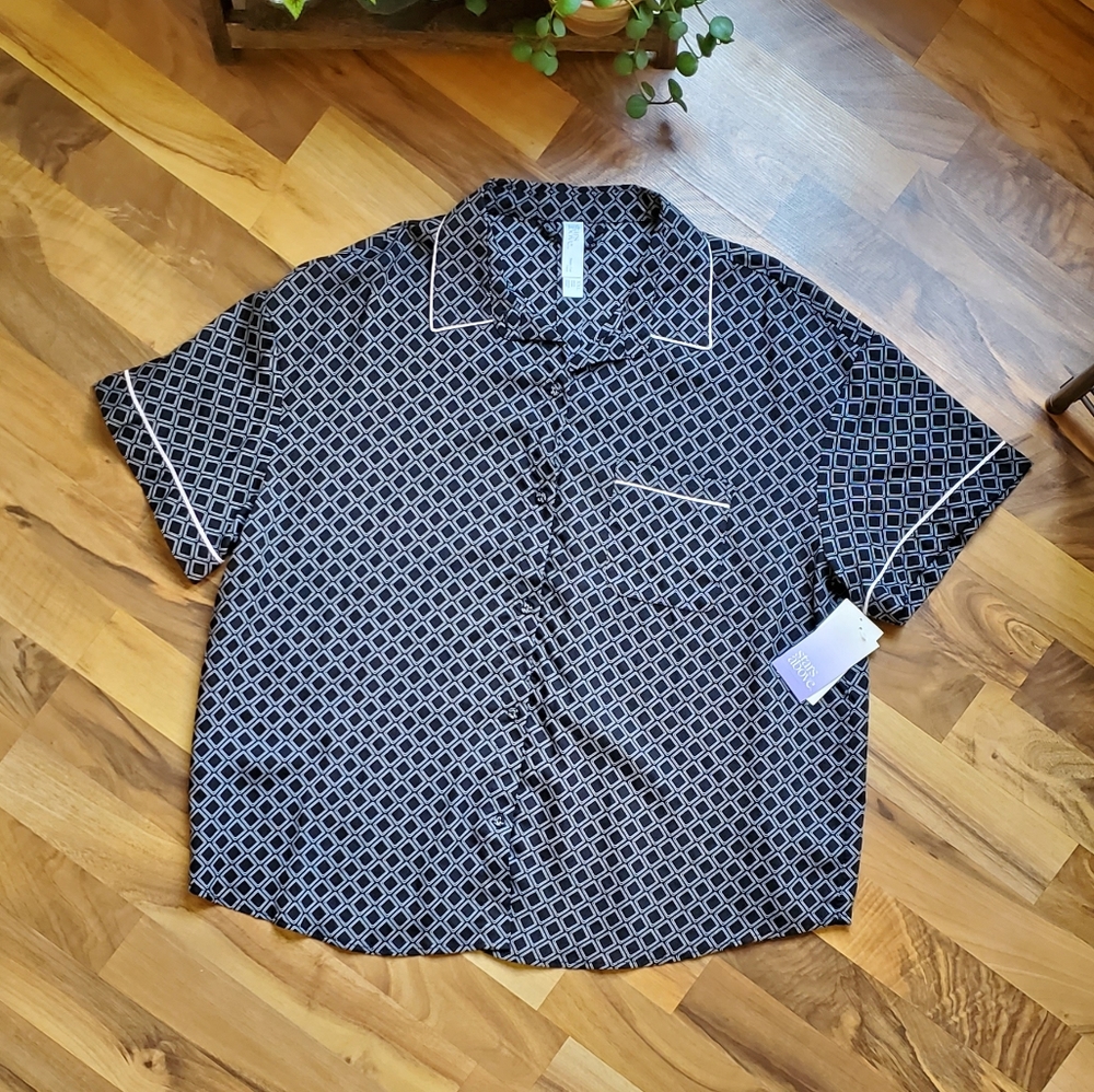 NWT Black Stars Above Pajama Top XXL & XS